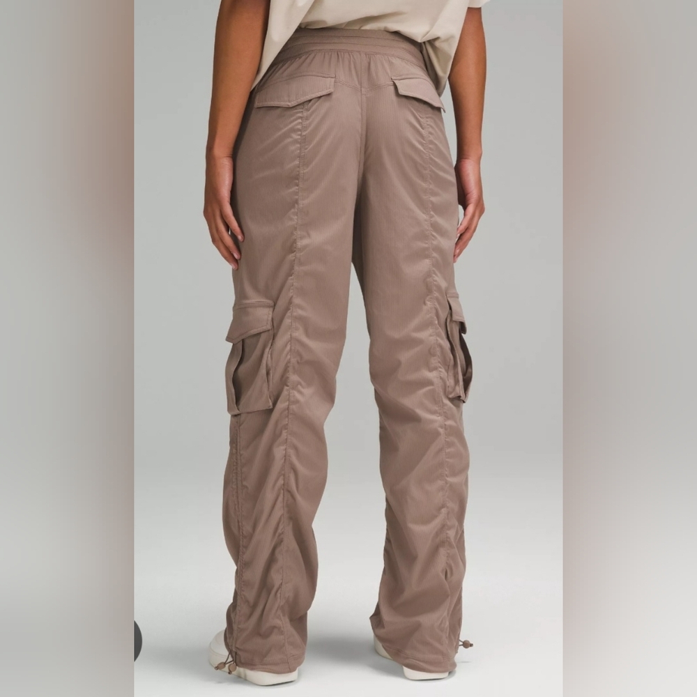 Lululemon Dance Studio Relaxed Fit Mid-Rise Cargo Pants TAUPETASTIC Sz XL - Picture 3 of 13